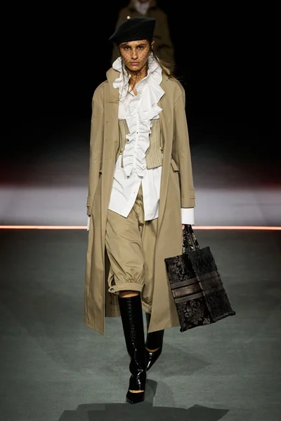 Look 33